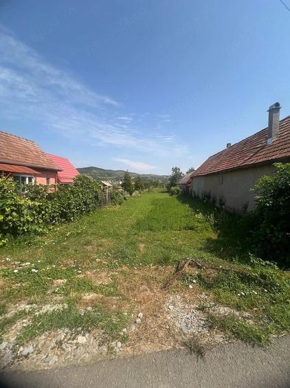 Teren de 147500 mp, în Central