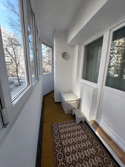 Apartament cu 3 camere semidecomandat în Pantelimon