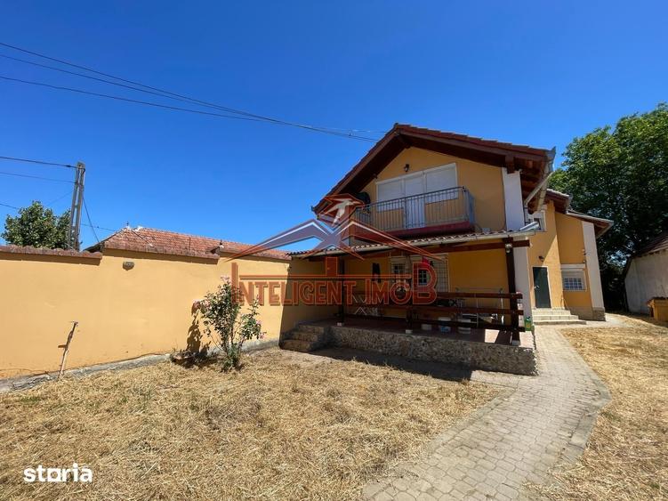 Casă cu 5 camere decomandat cu Teren 900 Mp în Mândra