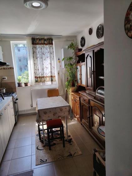 Apartament cu 2 camere semidecomandat în Micro 19