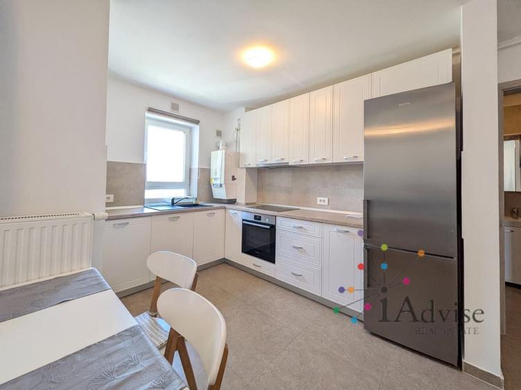Apartament cu 2 camere decomandat în Tractorul