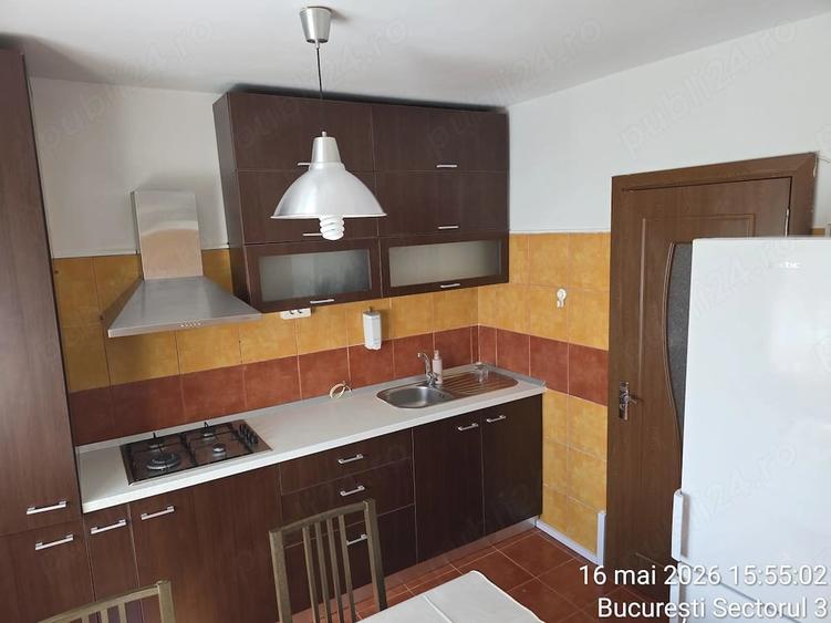 Apartament cu 3 camere decomandat în Vitan