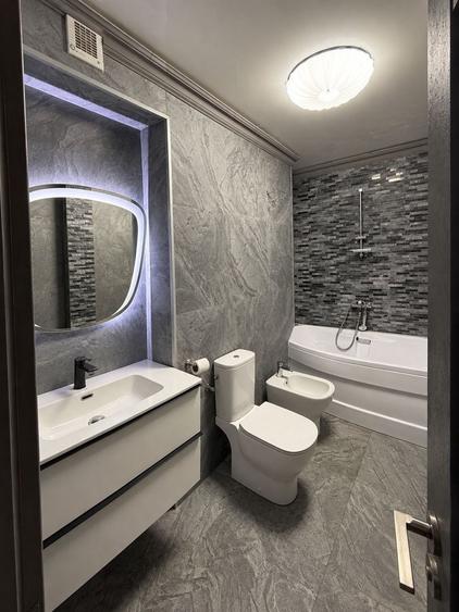 Apartament cu 3 camere decomandat, mobilat în Faleză