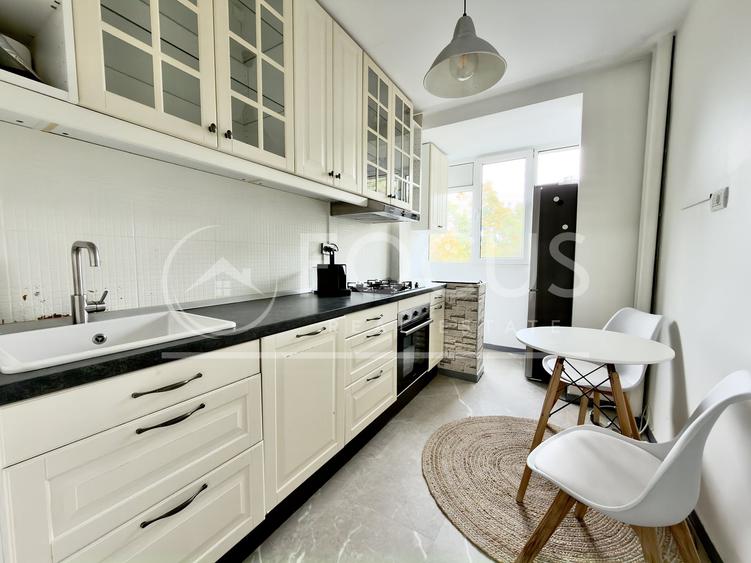 Apartament cu 3 camere semidecomandat, mobilat în Dorobanți