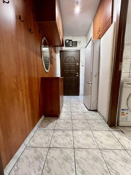 Apartament cu 2 camere nedecomandat în P-ța Doina