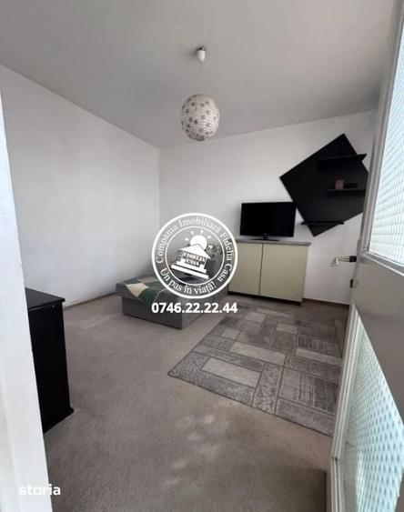 Apartament cu 2 camere nedecomandat în Podu Roș