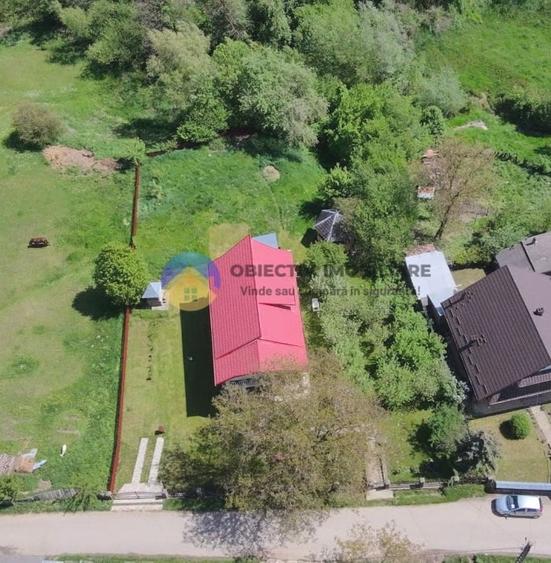 Casă cu 4 camere cu Teren 1800 Mp în Central