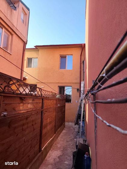 Casă cu 6 camere cu Teren 108 Mp în Tomis I