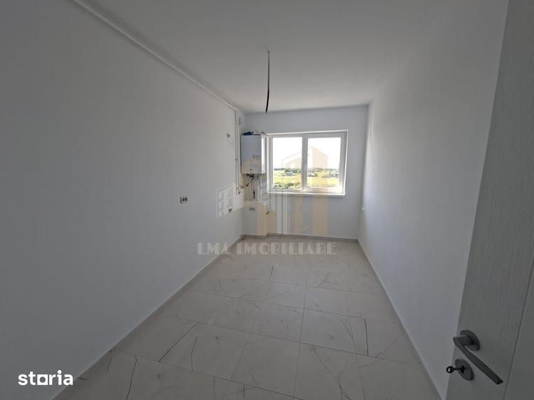 Apartament cu 3 camere decomandat în Sânpetru