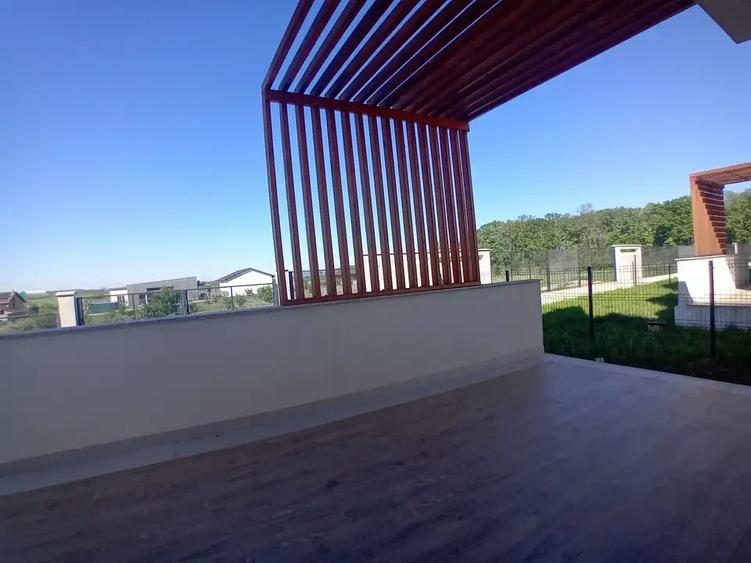 Casă cu 5 camere cu Canalizare în Mogoșoaia