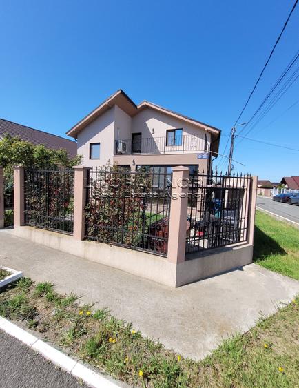 Casă individuală cu 5 camere cu Canalizare în Valu lui Traian