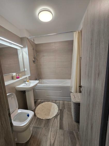 Apartament cu 2 camere semidecomandat în Berceni