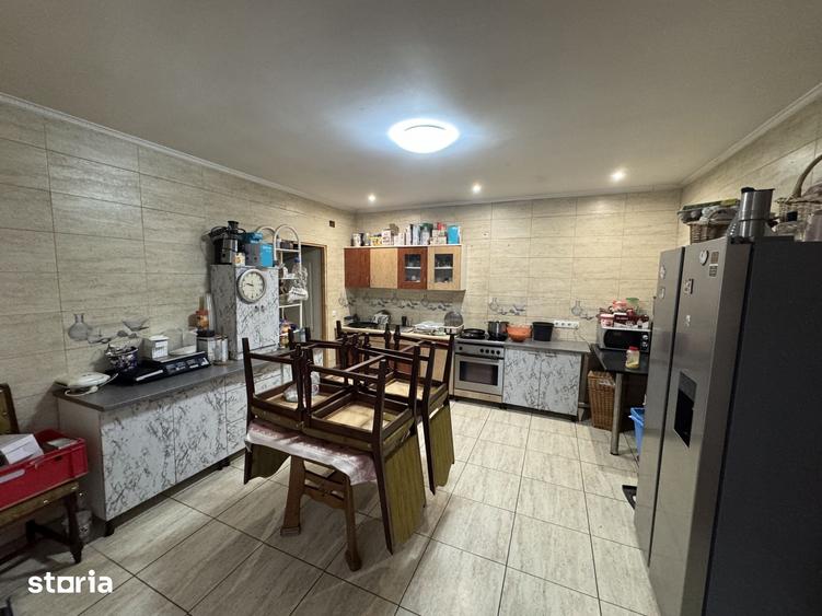 Casă cu 4 camere cu Teren 3000 Mp în Doba
