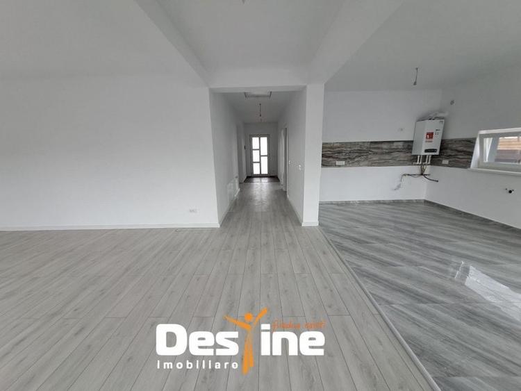 Casă individuală cu 4 camere cu Canalizare în Miroslava