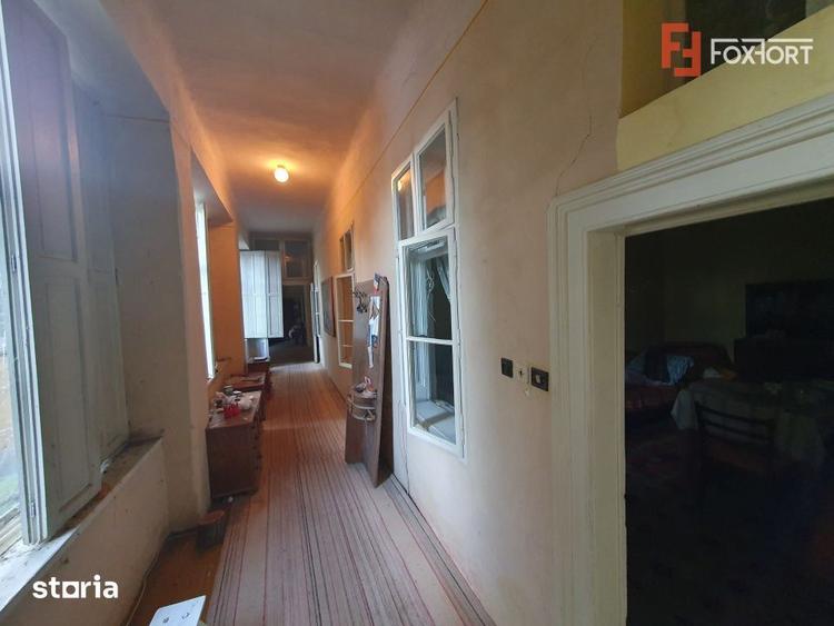 Apartament cu 5 camere nedecomandat, mobilat în Central