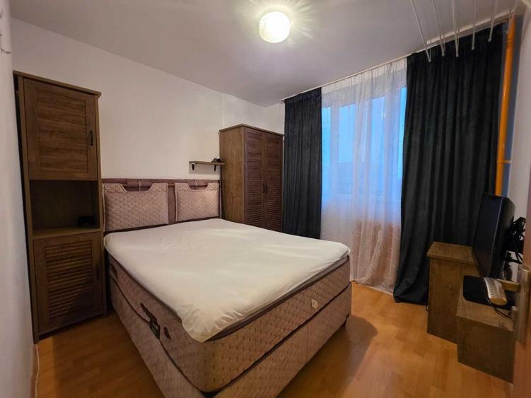Apartament cu 3 camere semidecomandat în Drumul Taberei