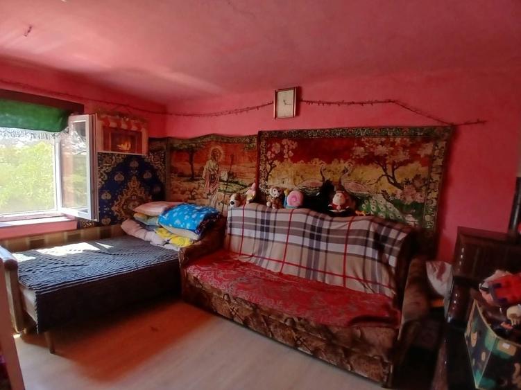 Casă cu 4 camere în Roșia