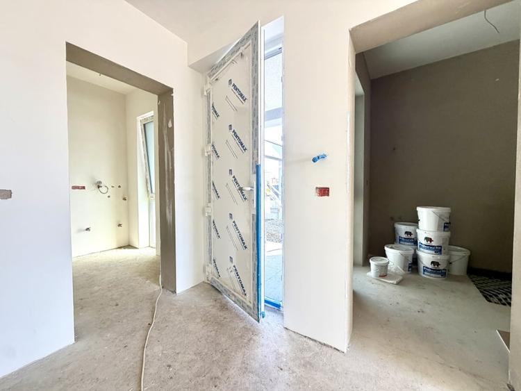 Duplex cu 5 camere cu Canalizare în Dumbrăvița