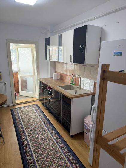 Apartament cu 3 camere decomandat în Valea Muscelului
