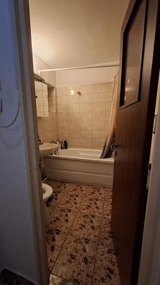 Apartament cu 3 camere decomandat în Rahova
