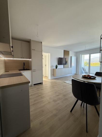 Apartament cu 2 camere semidecomandat în Cetate