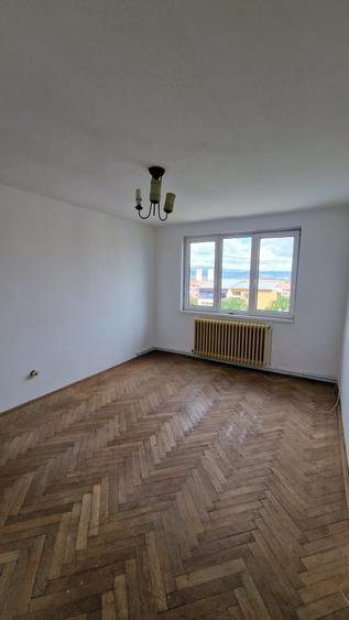 Apartament cu 2 camere semidecomandat în Măgura