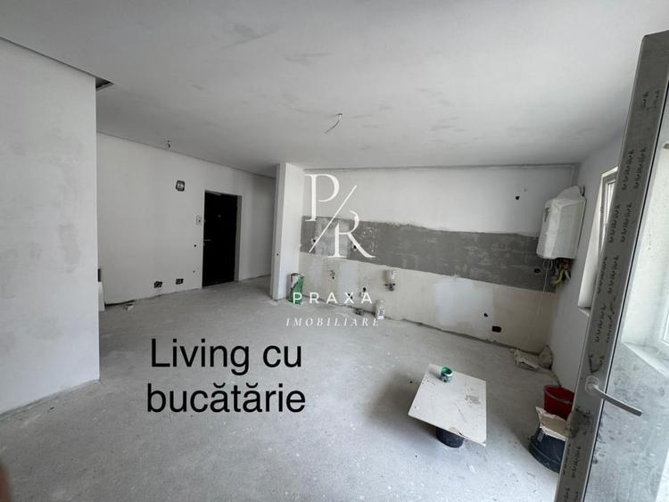 Apartament cu 3 camere semidecomandat în Florești — fotografia 2
