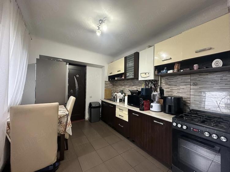 Casă cu 4 camere cu Teren 380 Mp în Traian
