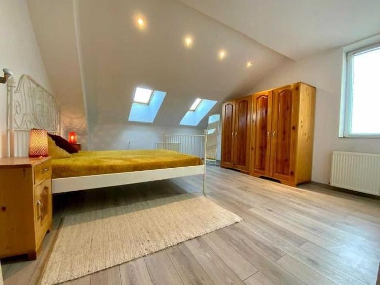 Apartament cu 3 camere decomandat, mobilat în Colentina