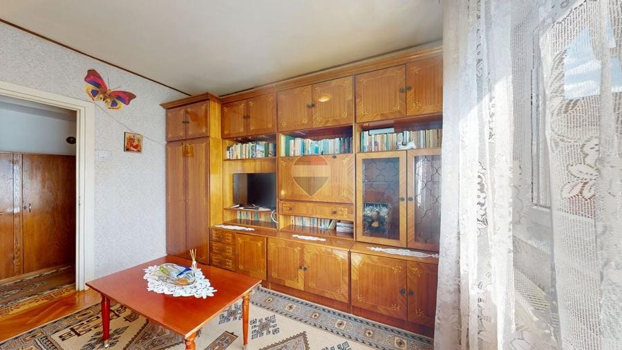 Apartament cu 4 camere decomandat, mobilat în Astra
