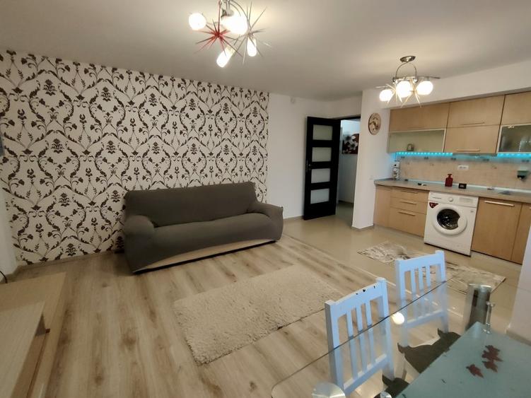 Apartament cu 3 camere decomandat în Berceni
