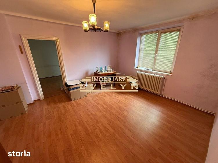 Apartament cu 3 camere semidecomandat în Central