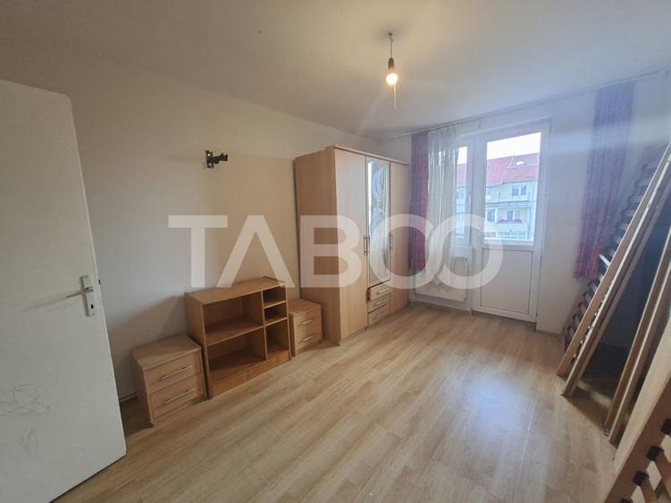 Apartament cu 2 camere semidecomandat, mobilat în Mihai Viteazul