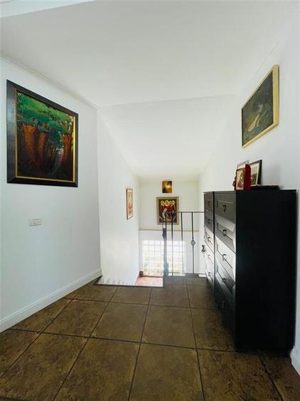Duplex cu 5 camere cu Canalizare în Central