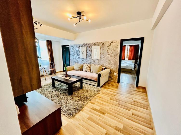 Apartament cu 3 camere semidecomandat în Ultracentral