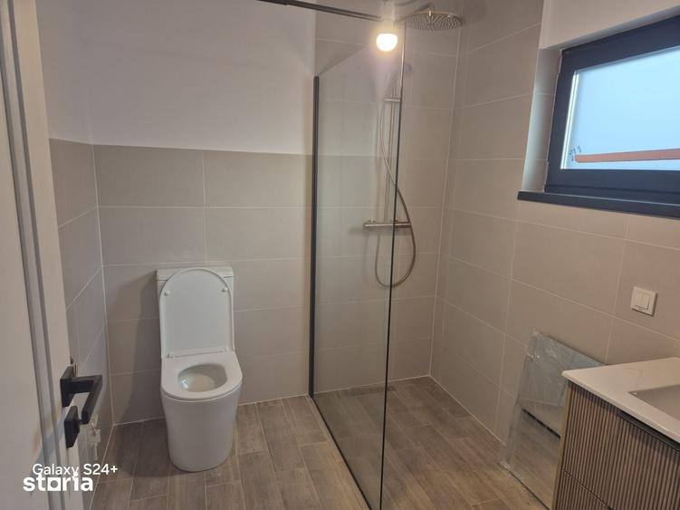 Casă cu 4 camere cu Teren 462 Mp în Central