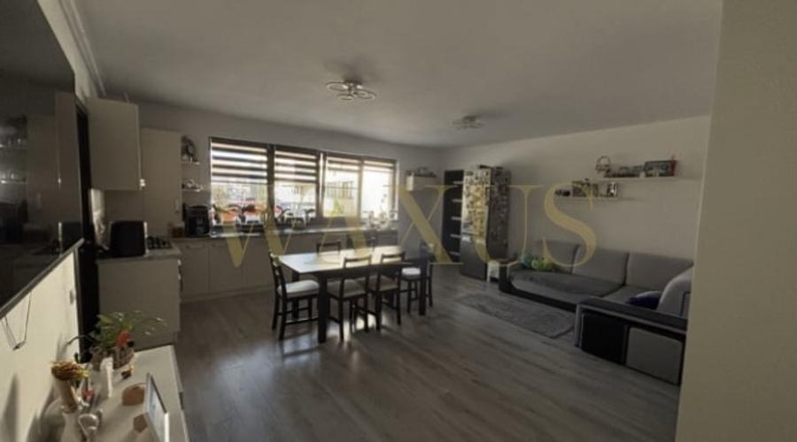 Apartament cu 3 camere semidecomandat, mobilat în Florești