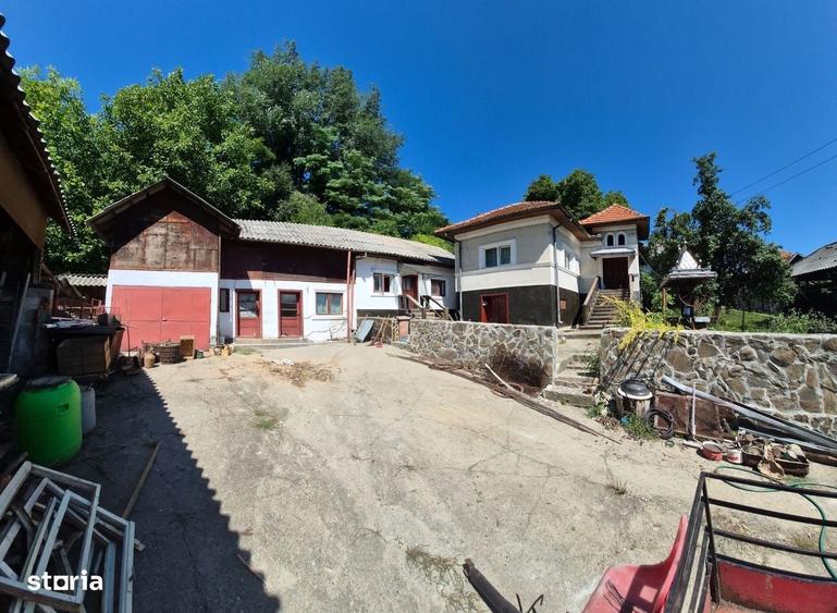 Casă cu 3 camere în Godeni