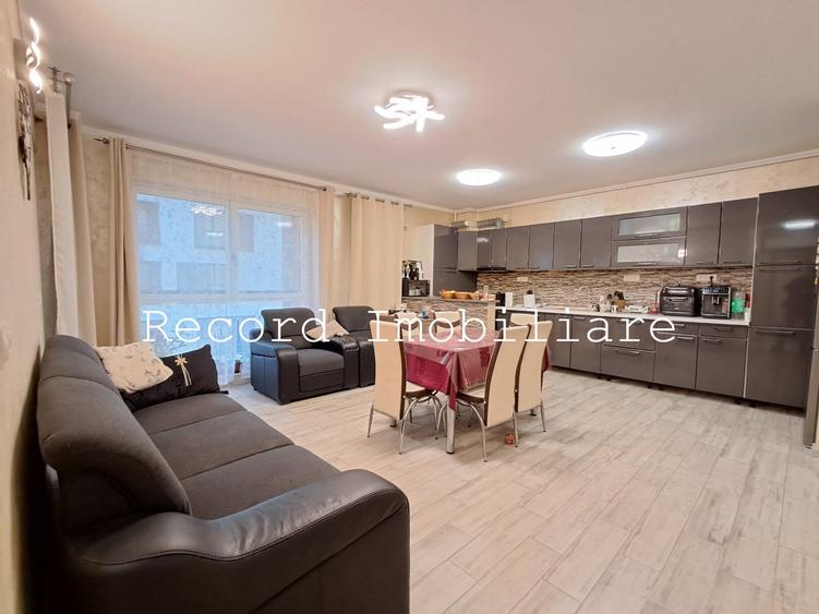 Apartament cu 4 camere semidecomandat, mobilat în Florești