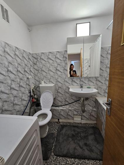 Apartament cu 2 camere decomandat, mobilat în Basarabia