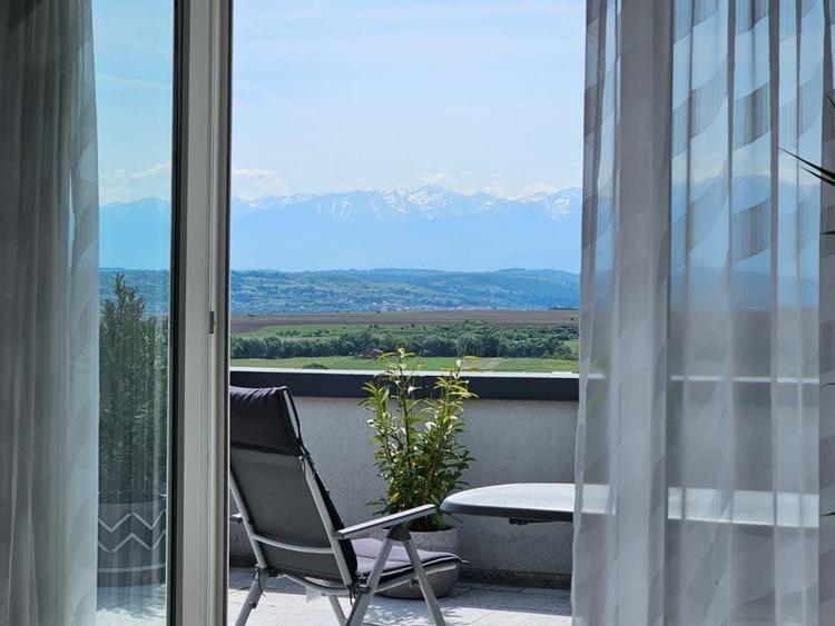 Apartament cu 3 camere decomandat, mobilat în Hipodrom 3