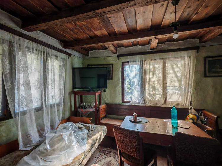 Casă cu 3 camere în Năpradea