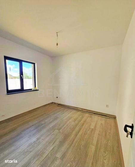 Casă cu 3 camere în Ișalnița
