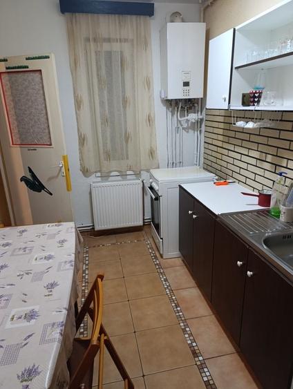 Apartament cu 4 camere decomandat în Bălcescu