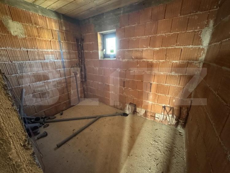 Duplex cu 4 camere cu Teren 250 Mp în Micești