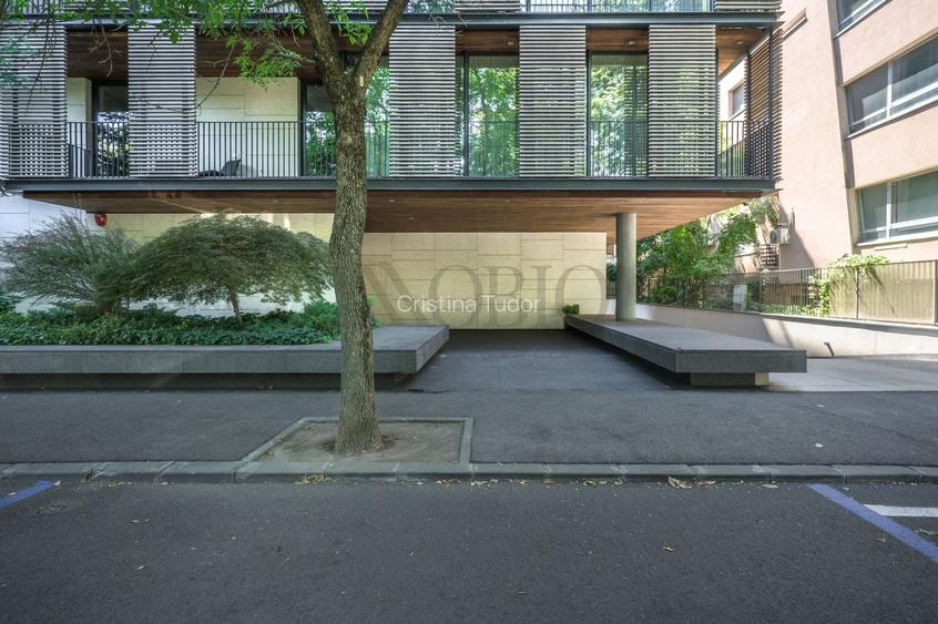 Reședință Exclusivistă cu 5 Camere | 201 mp | Terasă 25 mp