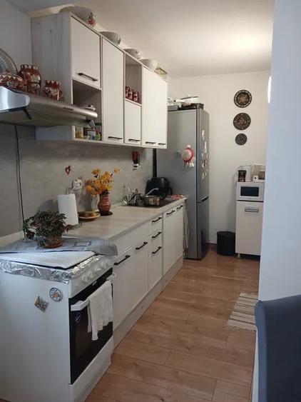 Apartament cu 2 camere semidecomandat, mobilat în Florești — fotografia 3
