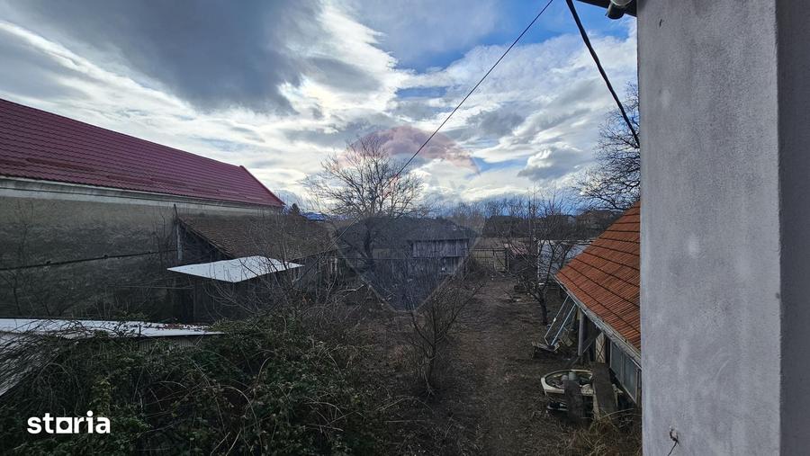 Casa cu 2 corpuri in Sanpetru | Singur in curte | 1025 mp teren - 10