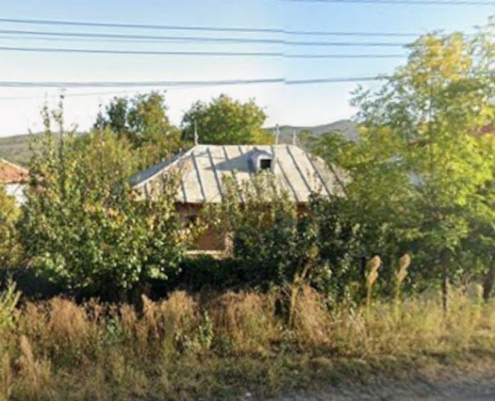 Casă cu 3 camere cu Teren 250 Mp în Măgura