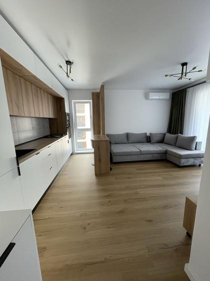 Apartament cu 2 camere semidecomandat în Apărătorii Patriei